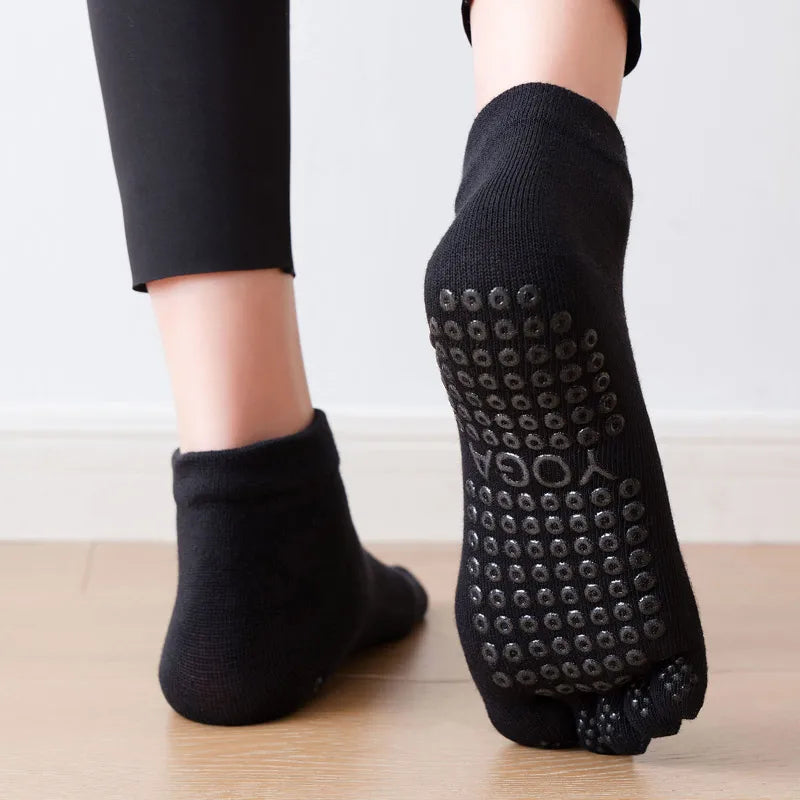 Get Your Best Workout with 2023 Anti-Slip Pilates Socks - Breathable, Quick-Dry, and Elastic for Yoga, Ballet, and Fitness