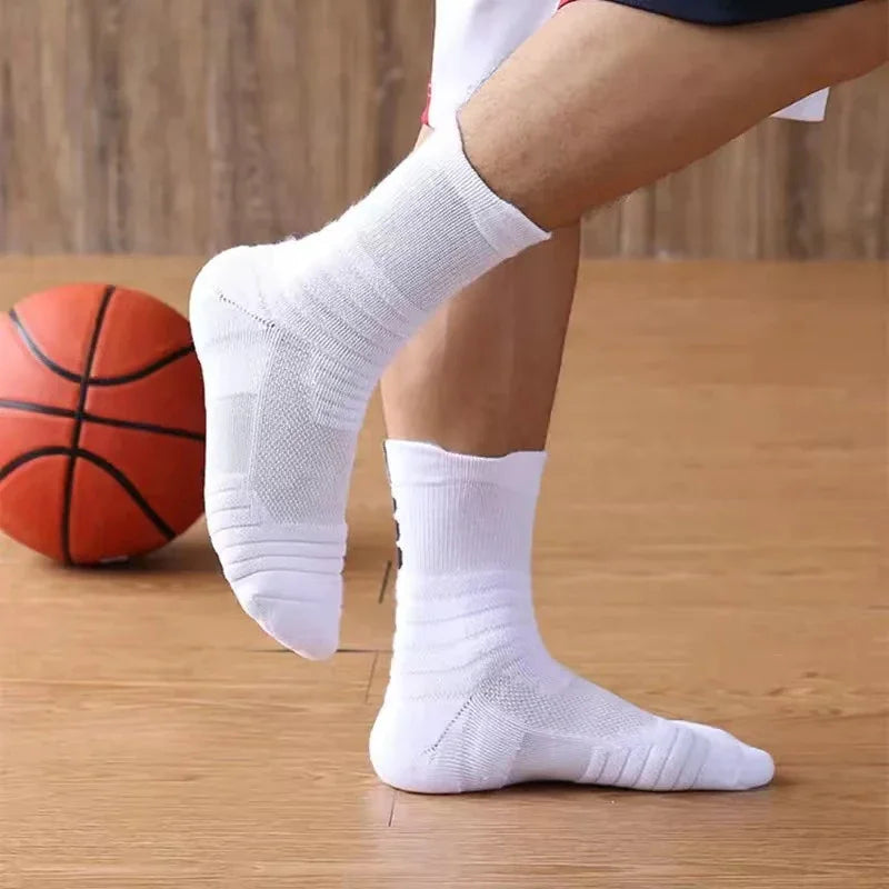 Ultimate Anti-Slip Football Socks - 3 Pairs for Men & Women - Breathable & Deodorizing - Perfect for Soccer & Basketball